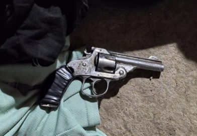 Viedma: secuestran balas, ropa y un arma en allanamientos por un robo a mano armada